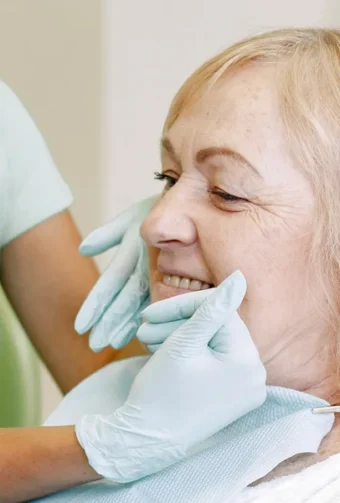 How to Handle a Knocked-Out Tooth: Emergency Dentistry Tips